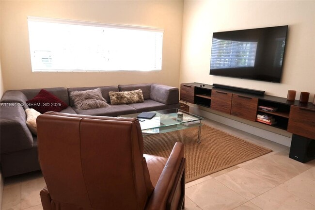 Photo - 929 Michigan Ave Unidad 3