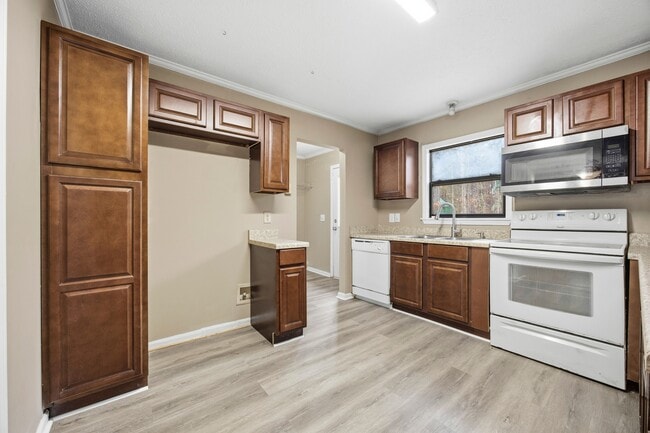 Photo - 4434 Janice Dr SW