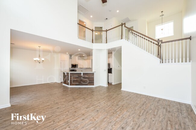 Photo - 736 Redbud Ln