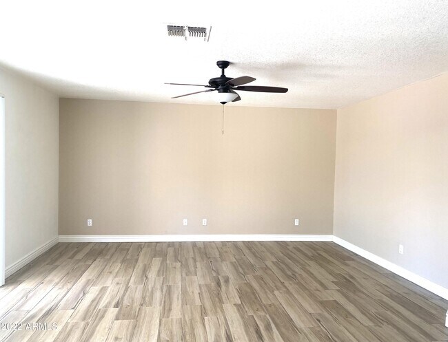 Photo - 1013 W Sandra Ter