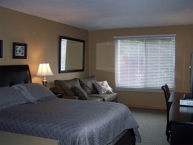 Photo - 600 Graham Ave