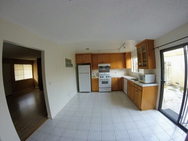 Photo - 8280 Rush St