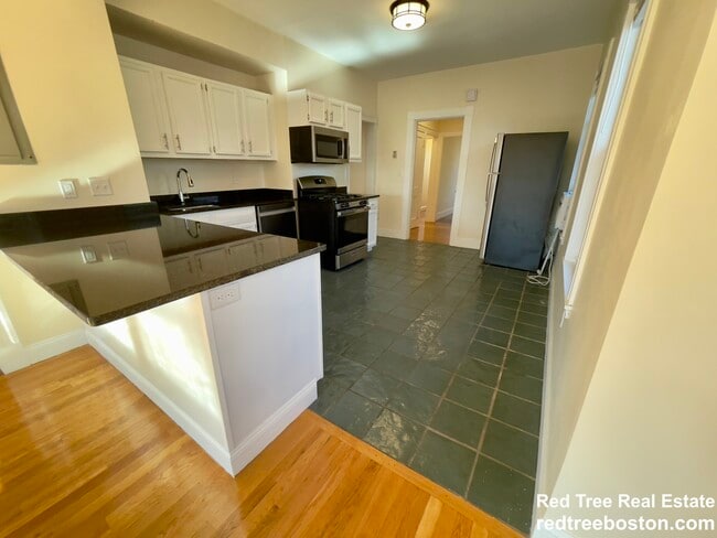 Photo - 2572 Massachusetts Ave