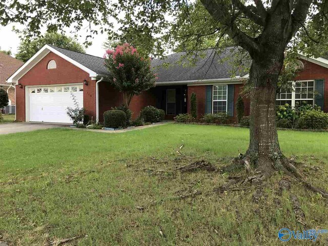 Photo - 110 Bridgeway Ln