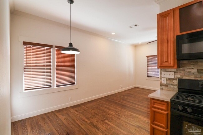 Photo - 422 N Davis Hwy