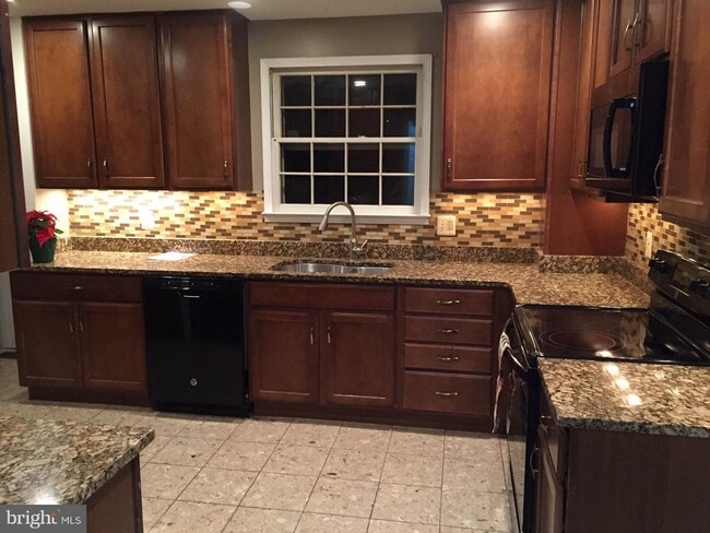 Photo - 5205 Pumphrey Dr