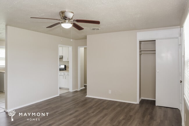 Photo - 111 Grant Dr