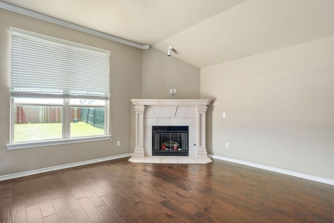 Photo - Charming home in Montague + 3 bedrooms + 3 car garage