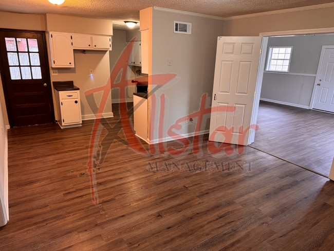 Photo - 3035 Greenbriar Cove W