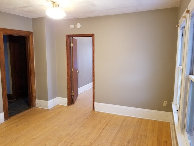 405 12th St NW Unit 2