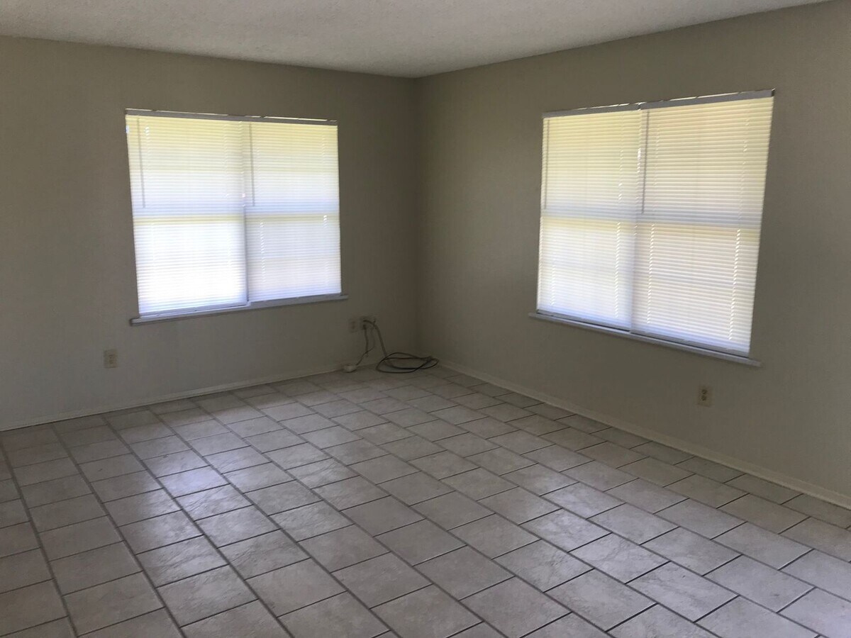 Photo - 308 Knollwood/Strasbourg Unit 509 A