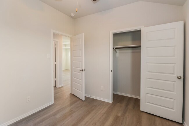 Photo - 10718 Sunlit St