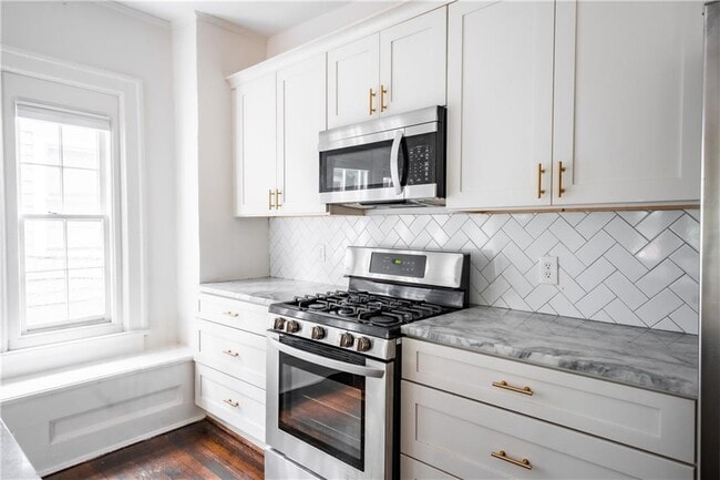 Photo - 536 Boulevard Pl NE
