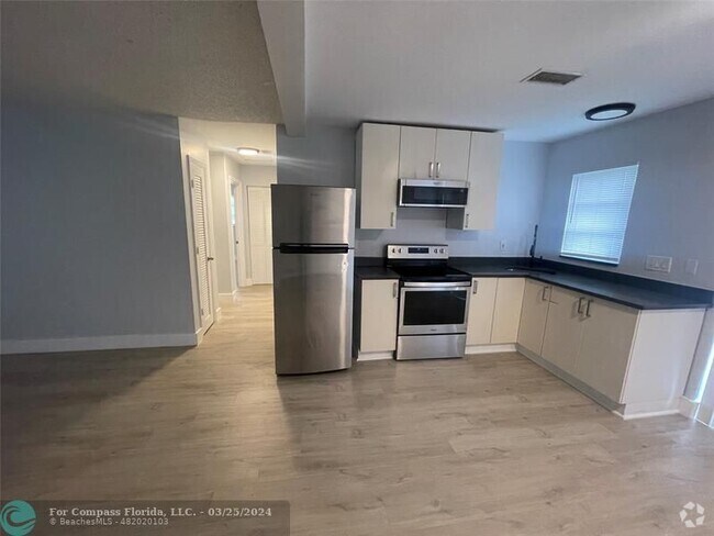 Building Photo - 780 NE 46th Ct Rental