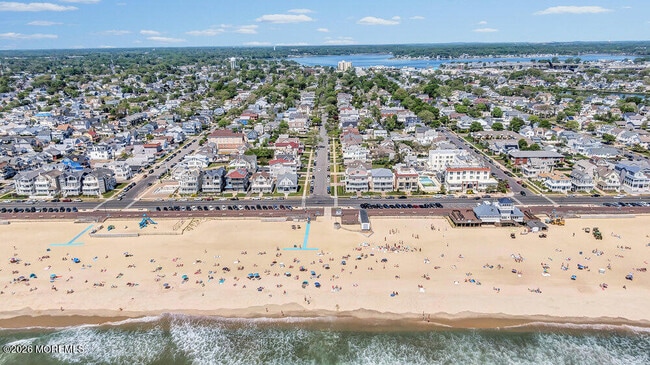 1302 Ocean Ave N