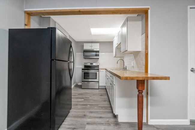 Photo - 1901 W Broad St Unit 1901 W Broad Apt 3