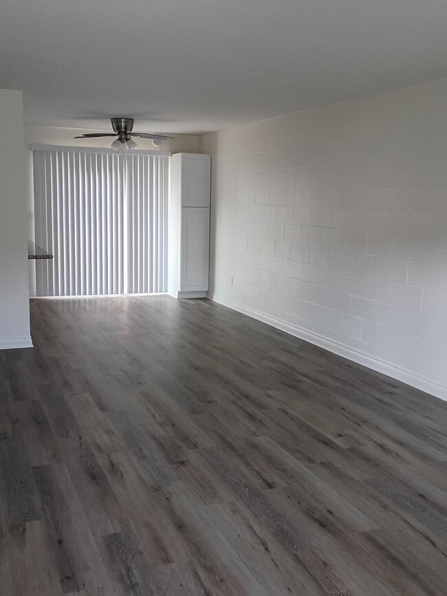 Photo - 4901 Heil Ave Unit Lg-1 Bedroom
