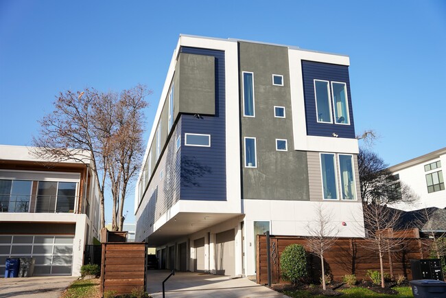 Photo - 2203 Moser Ave