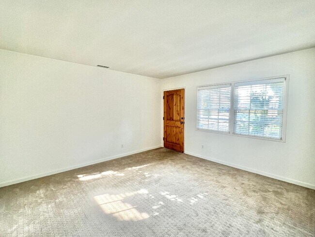 Photo - 4256 Noyes St Unit 4256