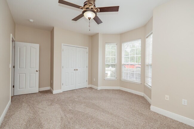 114 Crab Apple Ave