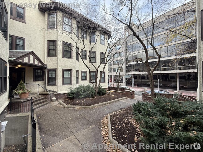 Building Photo - 13 Story St Unit #8 Rental