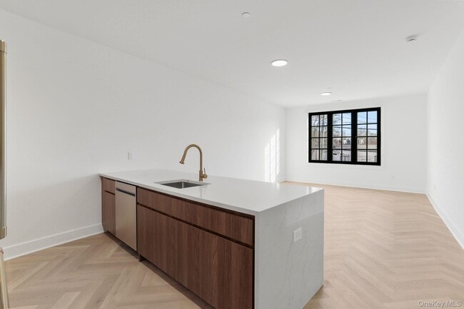 Photo - 100 E Putnam Ave Unit 210