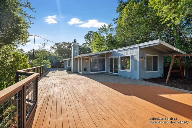 Photo - 757 Tofflemire Dr