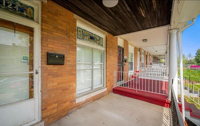 Photo - 124 Collins Ave