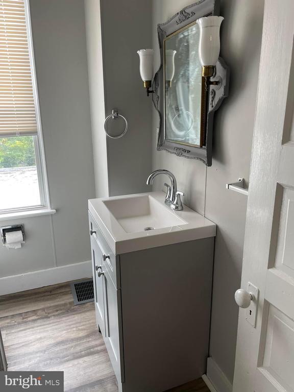 Photo - 246 W Front St