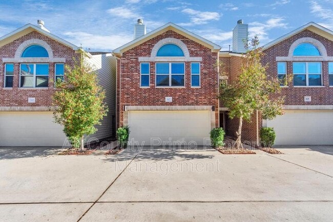 Building Photo - 3627 Main Plaza Dr