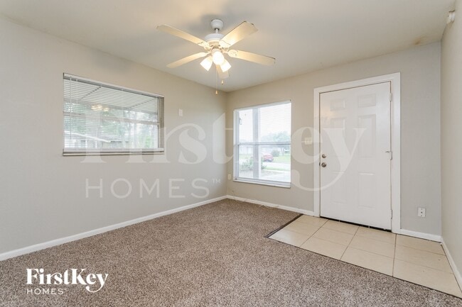 Photo - 431 Gilman Cir