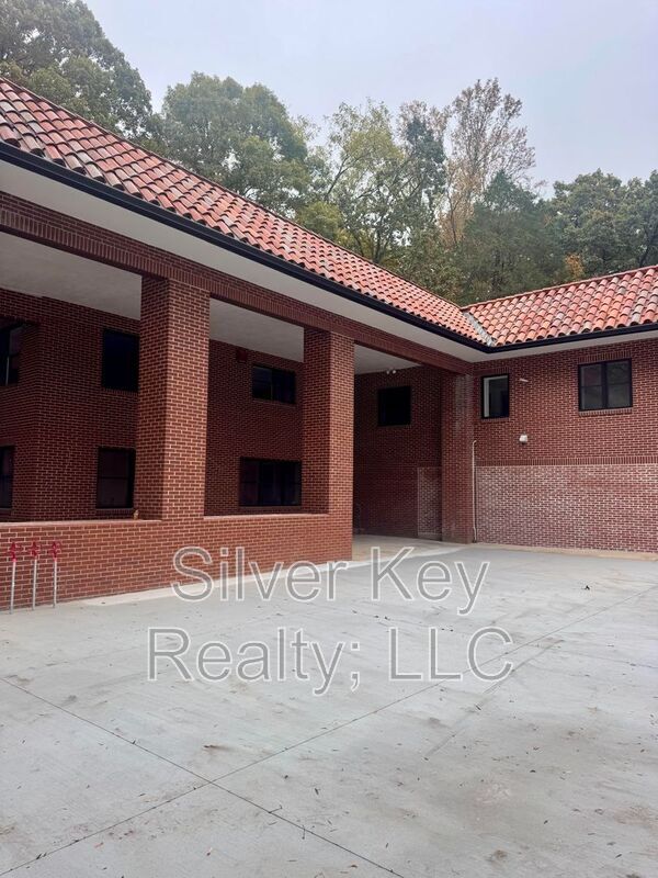 Building Photo - 2113 W Madison Ave Unit C