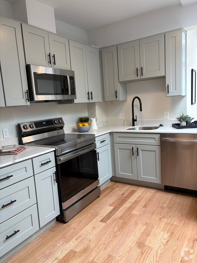 Building Photo - 202 Elm St Unit 1 Rental