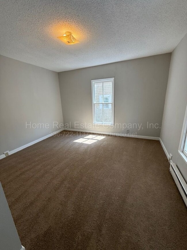 Photo - 615 Mulberry St SW