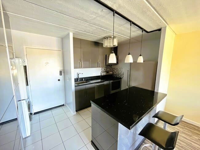 Building Photo - Modern & Elegant 1-Bedroom with Premium Amenities in Santa Clara