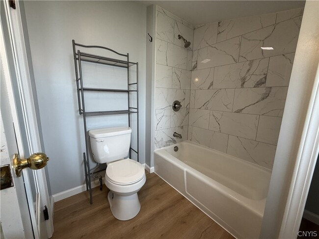 Photo - 9141 River Rd