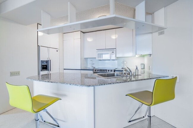 Photo - Furnished 1 Bed 1 Bath at Honolulu Park Place