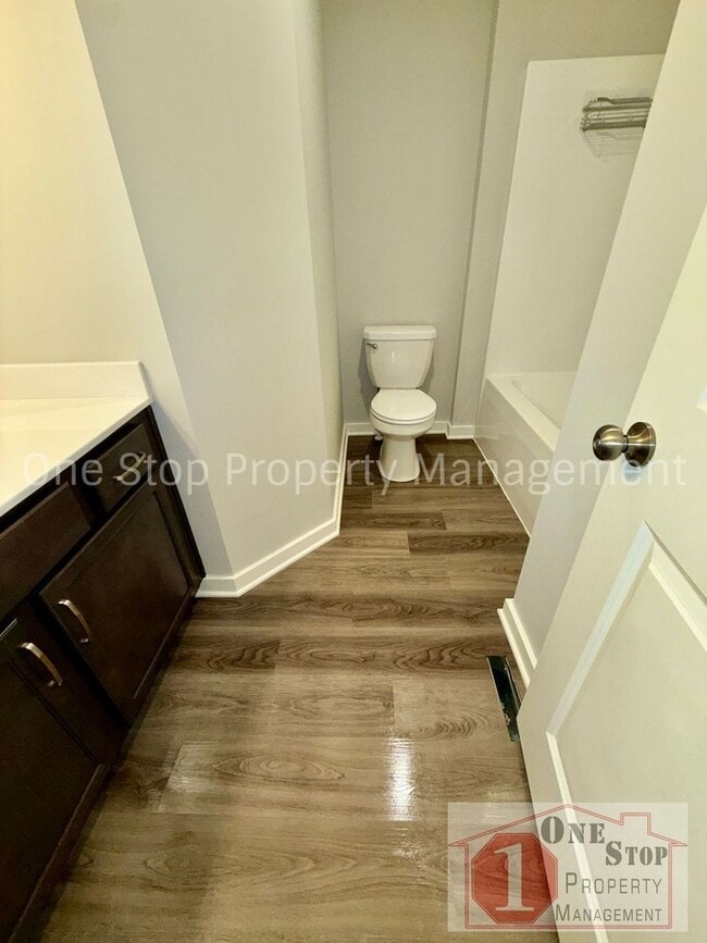 Photo - 3 Bedroom / 2.5 Bathroom Townhome in Louis...