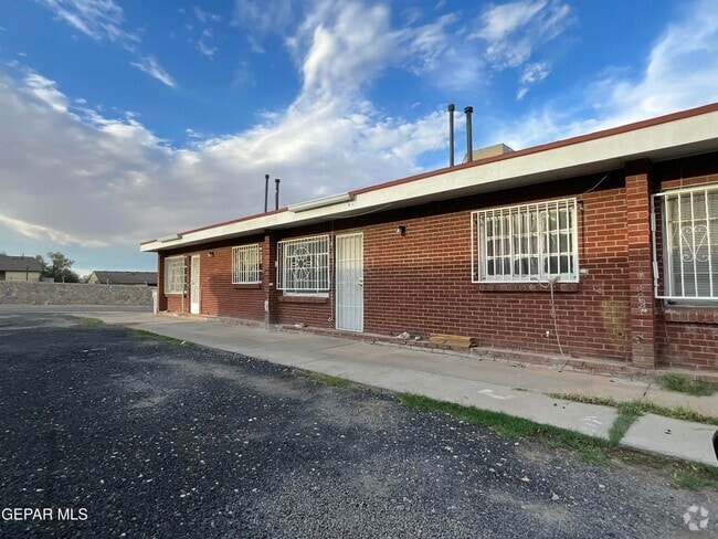 Building Photo - 3812 Hayes Ave Unit B Rental