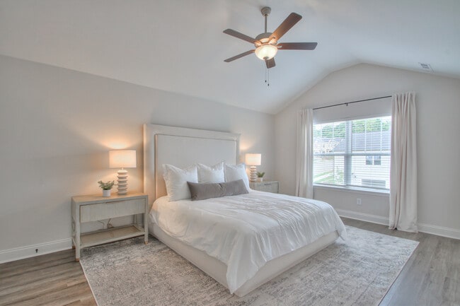 Photo - Lakeside Residences