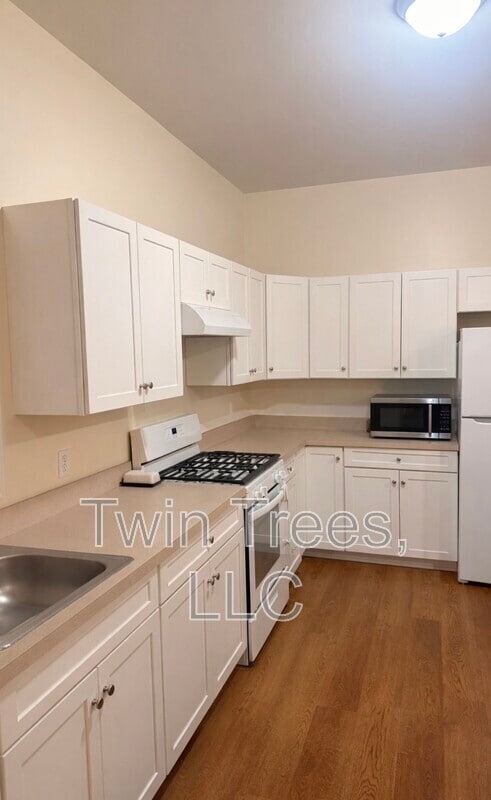 Photo - 5942 Lonas St