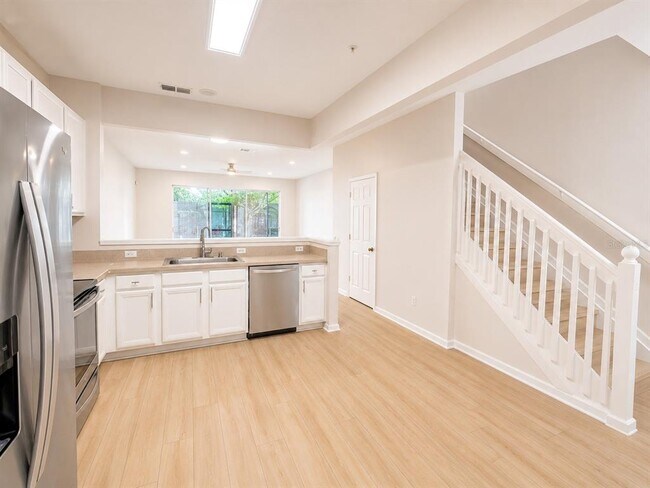 Photo - 3151 Sinclair St