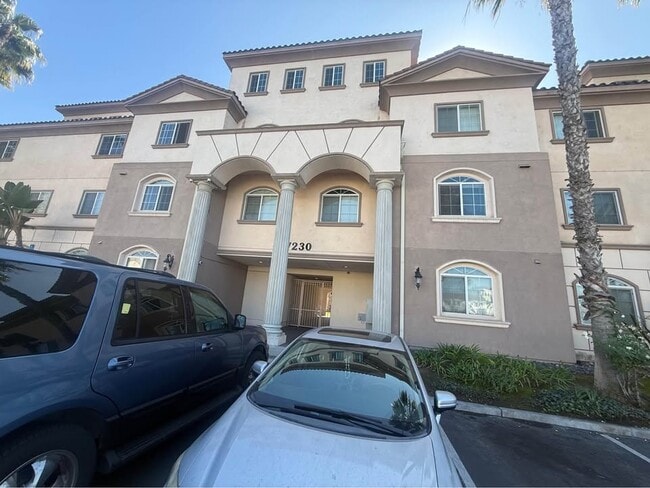 Photo - 17230 Newhope St Unidad 214