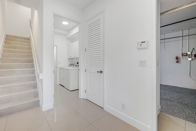 Photo - 456 NW 41st St