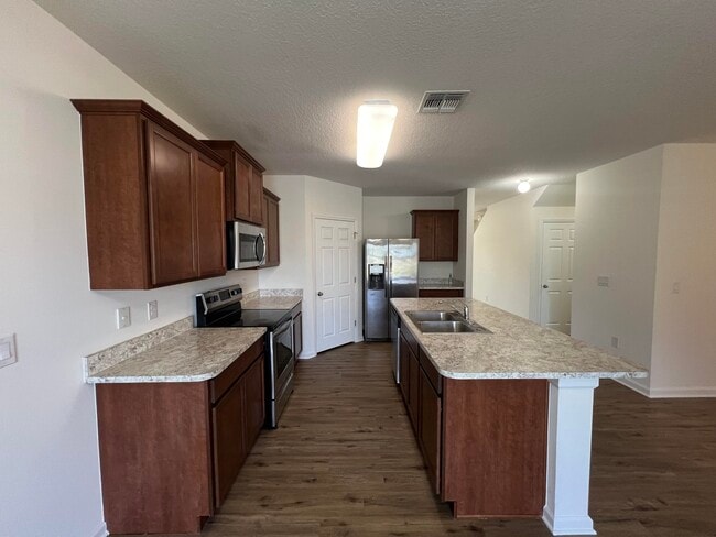 Photo - 1110 Newton Cir