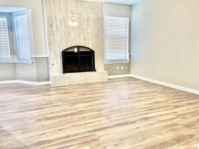 Photo - 5512 12th St