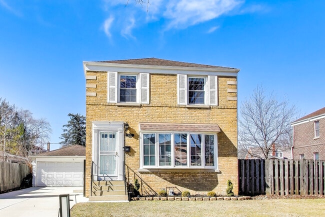 Building Photo - 4138 N Olcott Ave