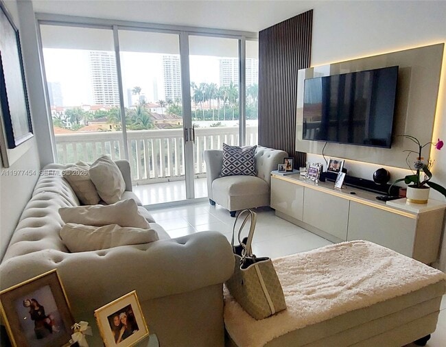 Photo - 1000 W Island Blvd Unit 508