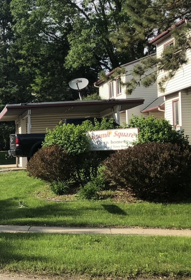 Photo - Three Bedroom, one-and-a-half-bathroom Townhome in NW Rochester MN