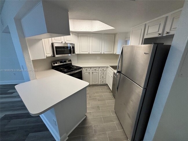 Photo - 8245 Lake Dr Unidad 202